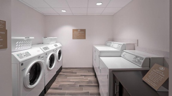 Candlewood Suites Baltimore - Inner Harbor image 9